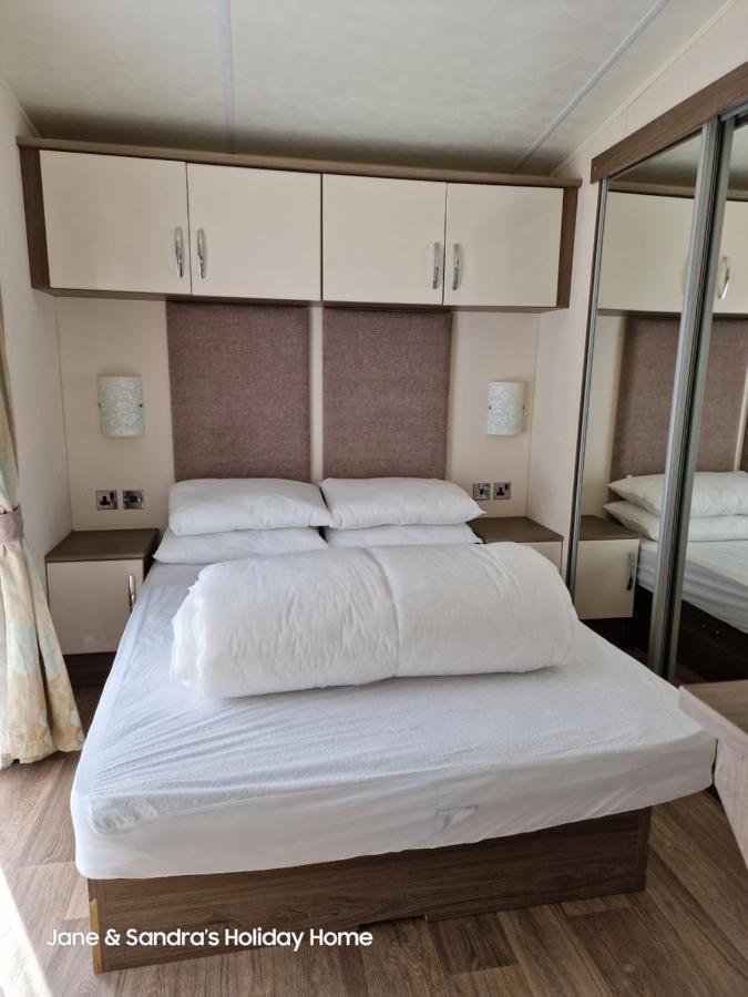 Privately Owned Stunning Caravan Seawick Holiday Park St Osyth Jaywick Sands Exterior photo