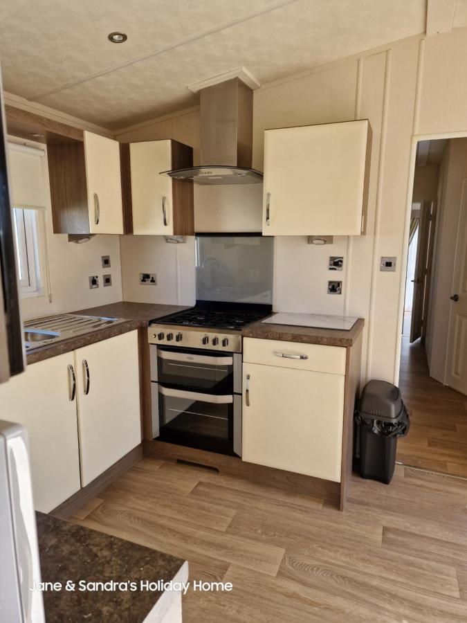 Privately Owned Stunning Caravan Seawick Holiday Park St Osyth Jaywick Sands Exterior photo